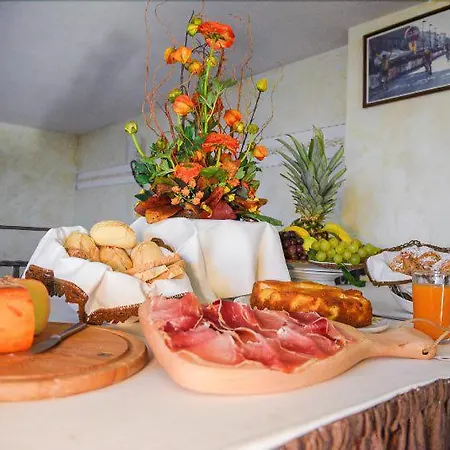 Carlo's 3* Castagneto Carducci
