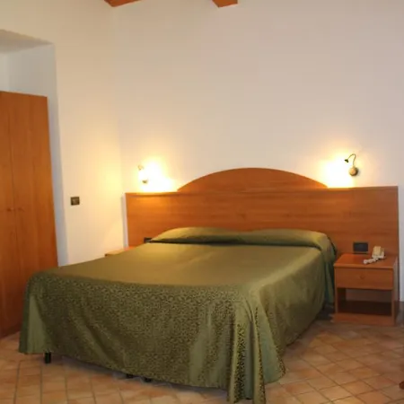 Carlo's Hotel 3*