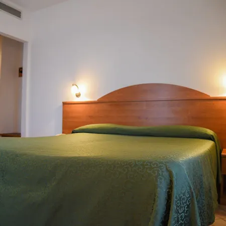 Carlo's Hotel 3*